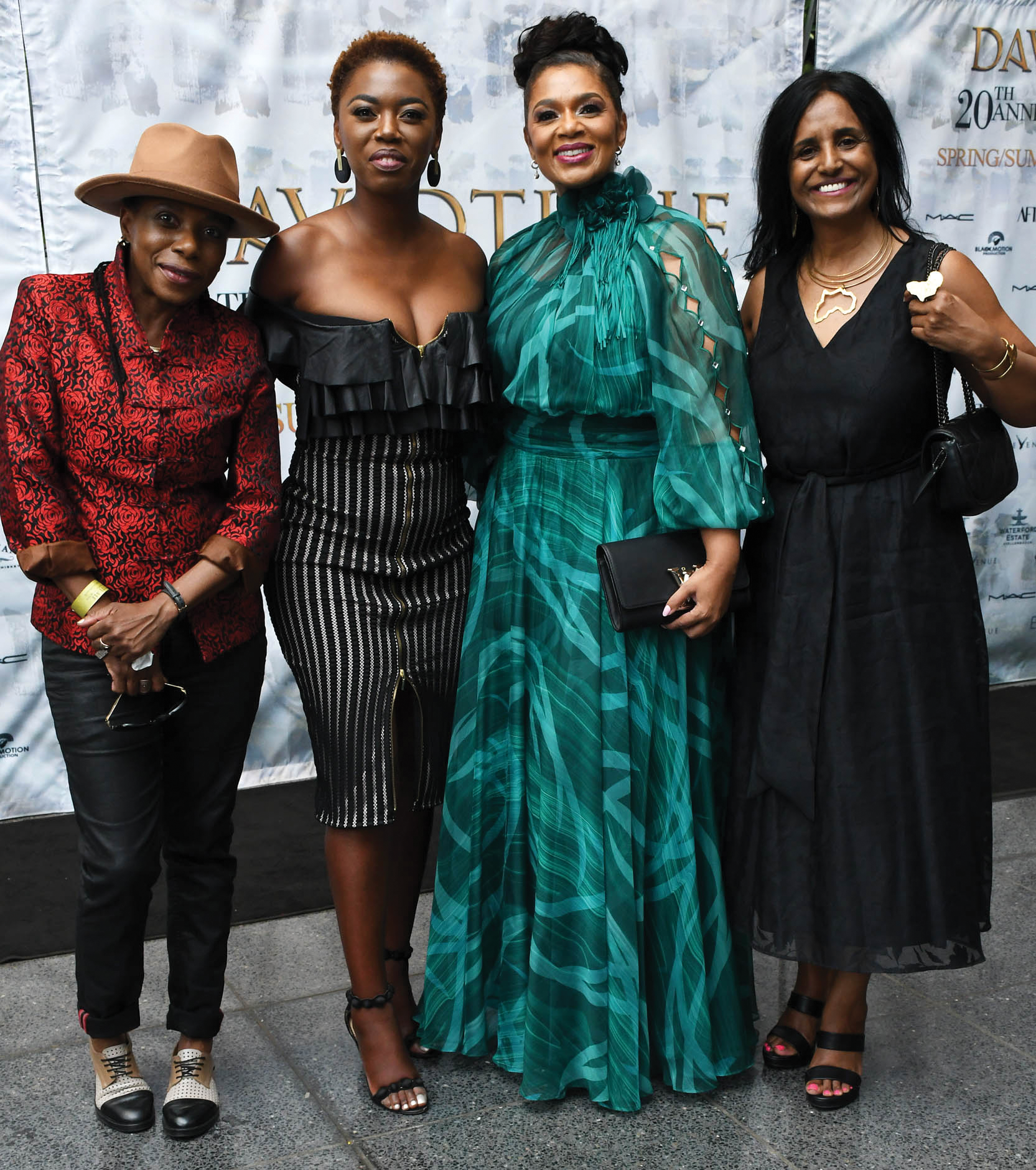 Neo,Lira Savita and Tholsi