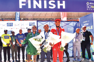 MPHAKATHI DOES IT FOR SOWETO COMMUNITY