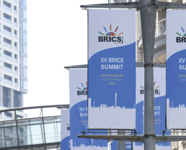 BRICS ECONOMIC POTENTIAL AND ITS IMPACT ON DE-DOLLARIZATION
