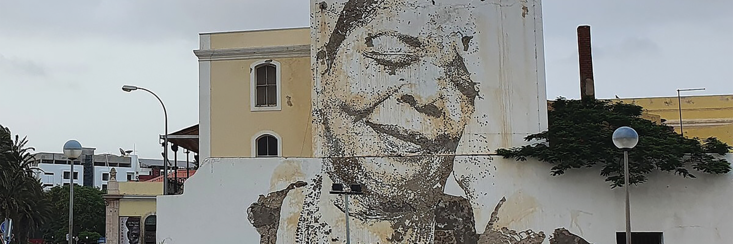 Cesária Évora is one of the greatest symbols of cape verdean culture. For over five decades he has taken Morna, and the name of Cape Verde, all over the world, contributing to a greater international recognition of the country’s culture. Photo Joe Hawkins