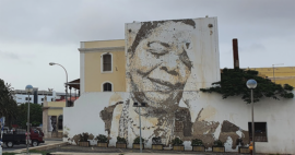 Cesária Évora is one of the greatest symbols of cape verdean culture. For over five decades he has taken Morna, and the name of Cape Verde, all over the world, contributing to a greater international recognition of the country’s culture. Photo Joe Hawkins